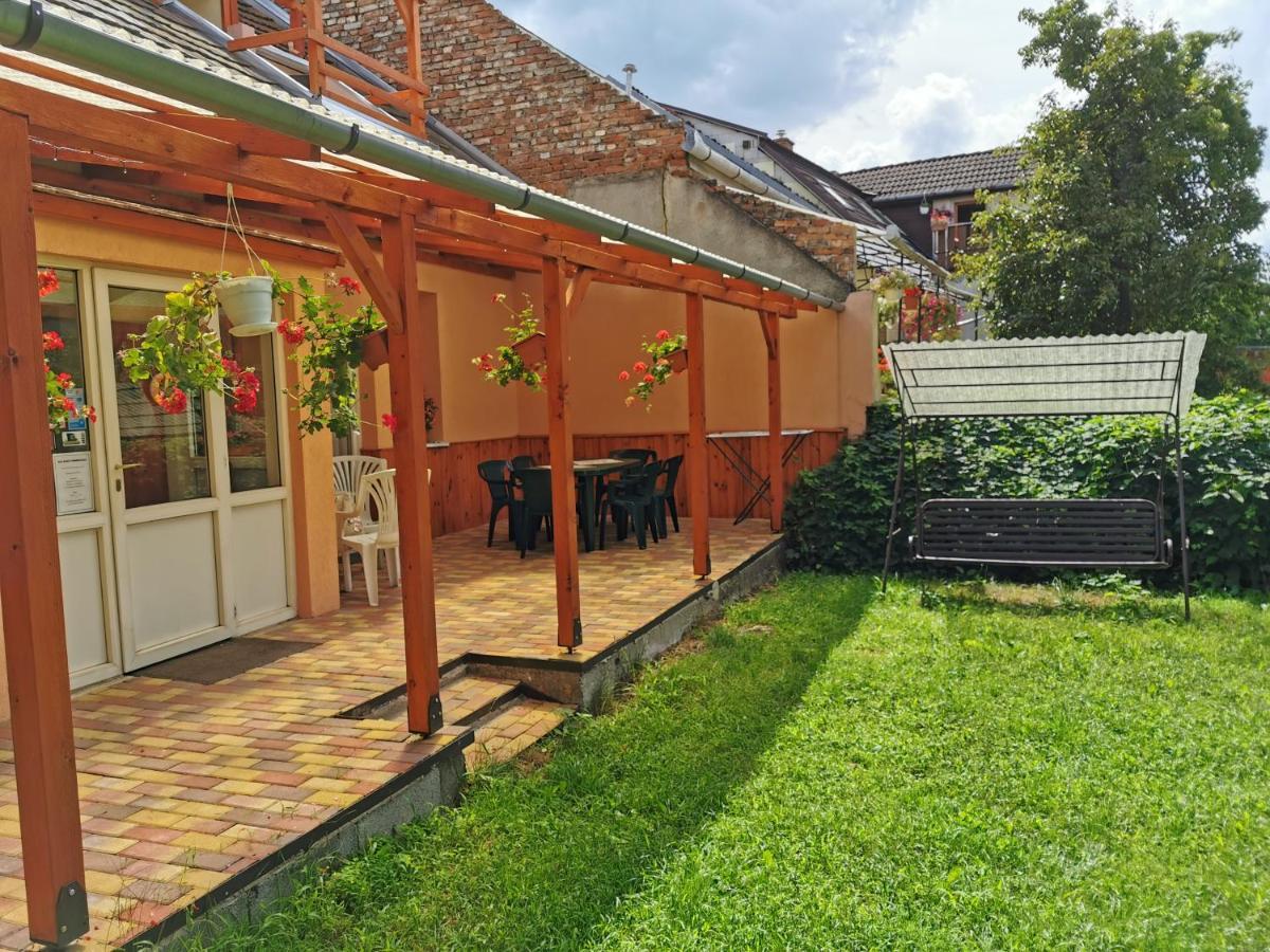 Kis Rigo Vendeghaz Ξενοδοχείο Salgótarján Εξωτερικό φωτογραφία